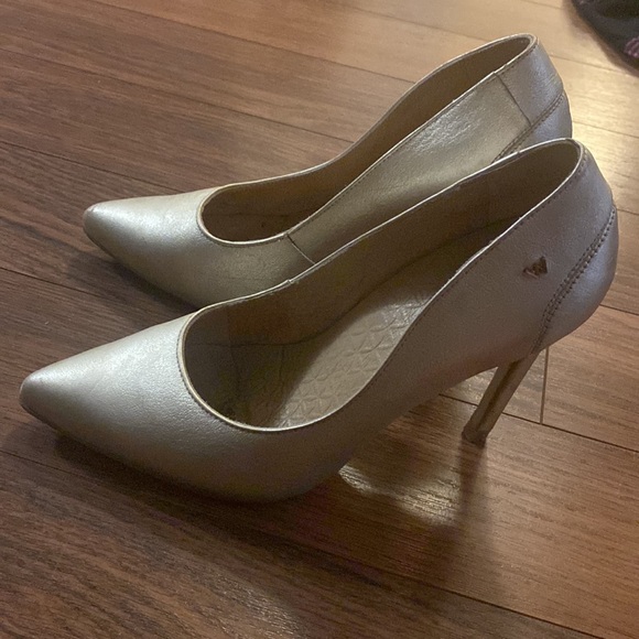 Gold high heels - Picture 4 of 4